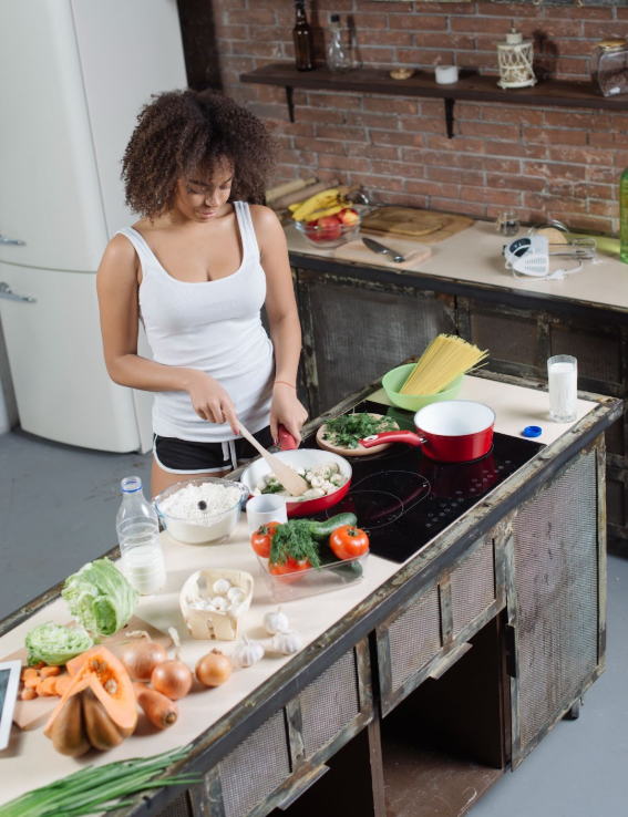 Departamentos amoblados con cocina completa